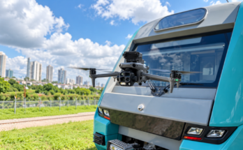 Drone em frente a trem das Linhas 8-Diamante e 9-Esmeralda